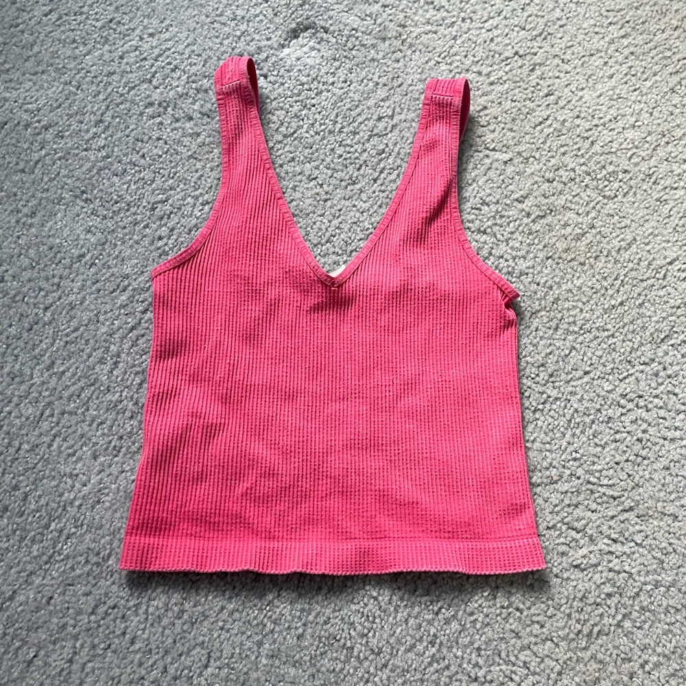 NikiBiki Cropped V-Neck Ribbed Tank English Rose